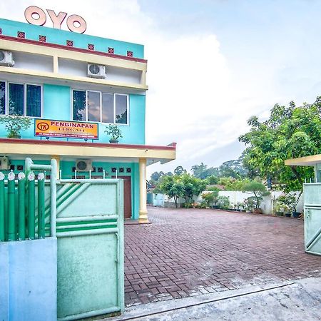 Oyo 796 Penginapan Fergael Pematangsiantar Exterior photo